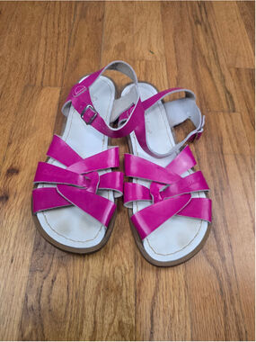 Salt Water Sandals by Hoy Shoes Pink Leather Strappy Ankle Buckle Sandals Size 8